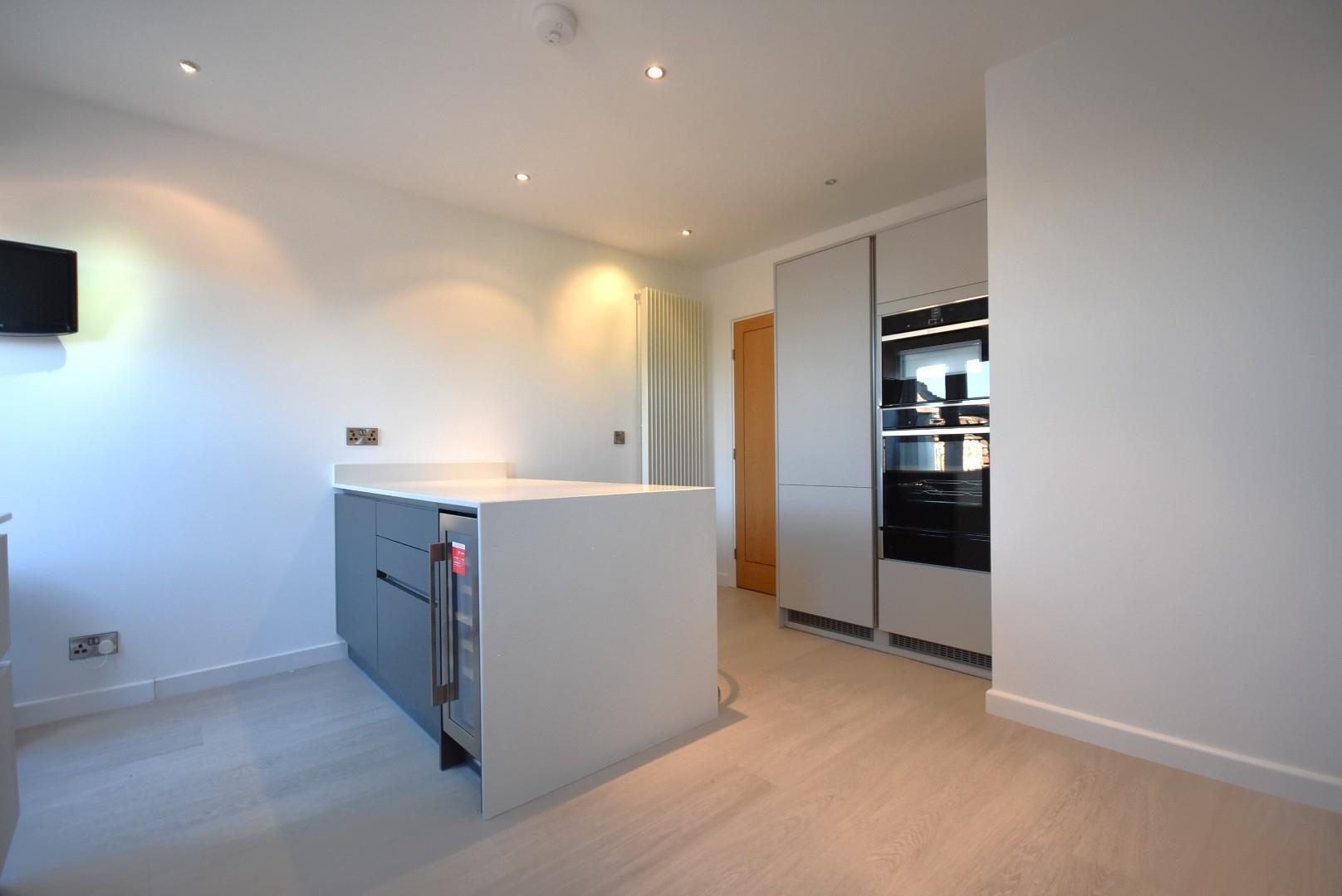 14 Bron Y Glyn Apartments, 18 Bridgeman Road, Penarth, CF64 3AW